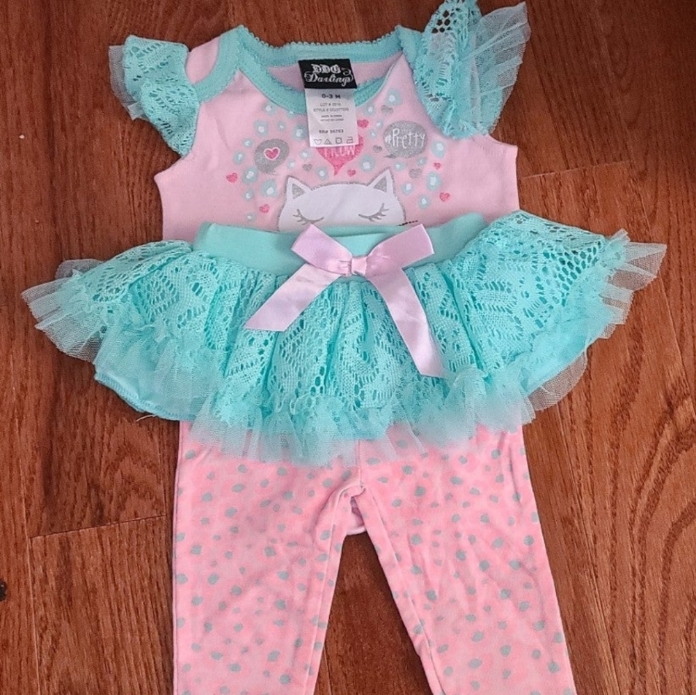 Baby Girl Onesie Outfit (0-3 months)
